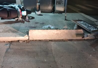 Scooter contro auto in piazza Garibaldi: impatto violento